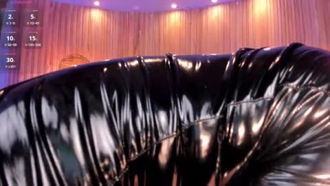 Sophie online show from March 2, 2025, 5:01 am