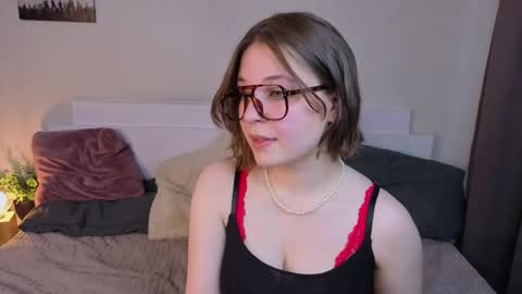 Snapshot of sophieblush chatting on May 6, 2026, 6:19 am Sophia online show from May 6, 2026, 6:19 am