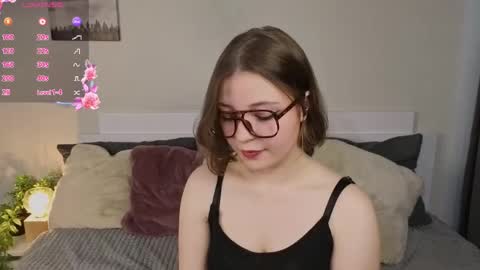Snapshot of sophieblush chatting on May 14, 2026, 5:03 am Sophia online show from May 14, 2026, 5:03 am