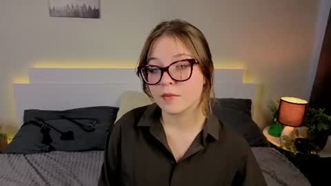 Snapshot of sophieblush chatting on July 2, 2026, 6:19 am Sophia online show from July 2, 2026, 6:19 am