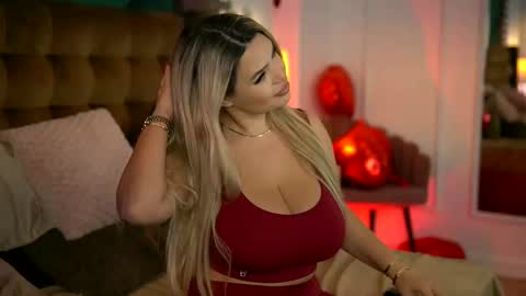 Sophie online show from September 19, 2025, 5:20 am