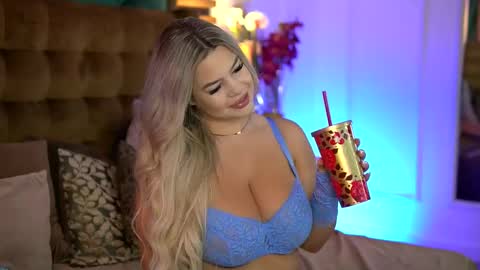 Sophie online show from October 2, 2025, 5:36 am