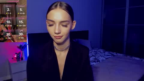 Sophie online show from October 3, 2025, 4:37 pm