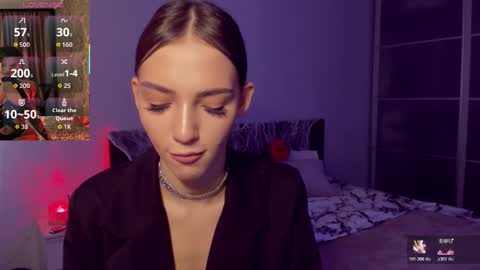 Sophie online show from October 29, 2025, 11:01 am
