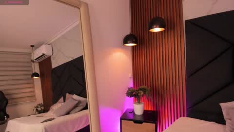 Sophie online show from October 28, 2025, 11:47 am