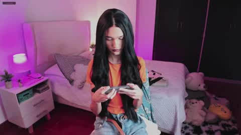    online show from September 10, 2025, 2:00 am