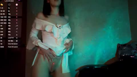 Snapshot of sophiedescoteaux chatting on October 28, 2025, 8:33 pm Mira online show from October 28, 2025, 8:33 pm