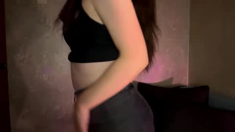 Snapshot of sophiedescoteaux chatting on November 8, 2025, 6:18 pm Mira online show from November 8, 2025, 6:18 pm