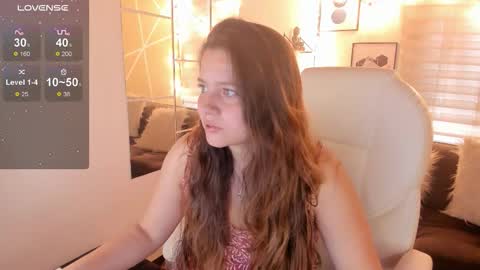 Sophie  online show from December 1, 2025, 1:38 pm