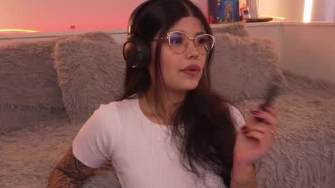 Sophiee  online show from January 15, 2026, 9:18 pm