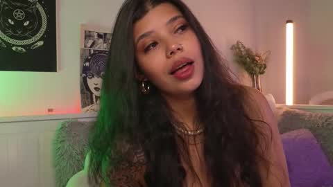 Sophiee  online show from March 18, 2026, 4:26 am