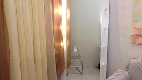 Sophie online show from December 1, 2024, 4:29 pm