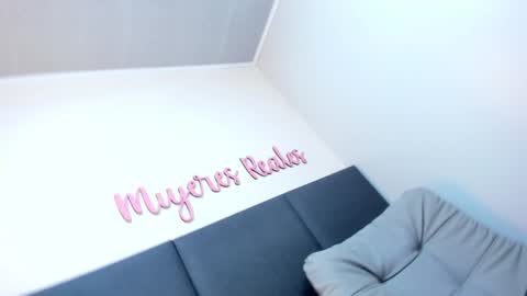 Snapshot of sophieharris__ chatting on January 22, 2025, 12:06 am sophieharris__ online show from January 22, 2025, 12:06 am