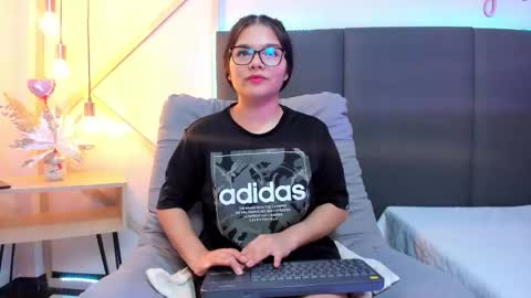 Snapshot of sophieharris__ chatting on February 22, 2025, 2:50 am sophieharris__ online show from February 22, 2025, 2:50 am