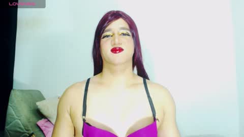 Snapshot of sophiehillsxo chatting on June 13, 2026, 5:16 am sophiehillsxo online show from June 13, 2026, 5:16 am