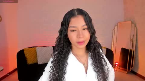 Sophie Houston online show from October 20, 2025, 5:52 am