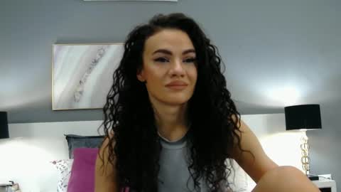 Sophie online show from March 6, 2025, 6:26 pm