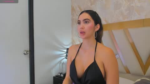 Sophie online show from February 28, 2025, 4:42 pm