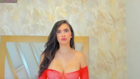 Sophie online show from November 4, 2025, 1:43 pm