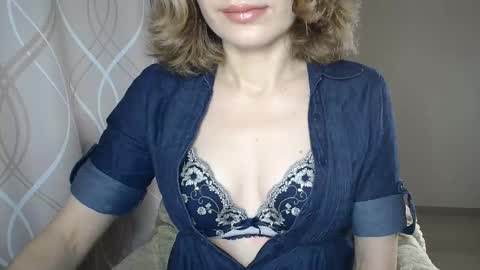 Sophiemisss online show from October 27, 2025, 7:45 am