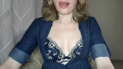 Snapshot of sophiemisss chatting on May 8, 2026, 6:30 am Sophiemisss online show from May 8, 2026, 6:30 am