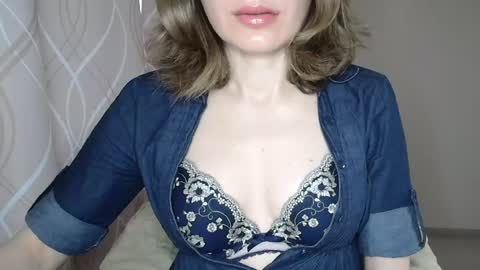 Snapshot of sophiemisss chatting on May 17, 2026, 6:22 am Sophiemisss online show from May 17, 2026, 6:22 am