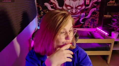 Snapshot of sophiemure chatting on April 21, 2026, 8:44 pm Sophie online show from April 21, 2026, 8:44 pm