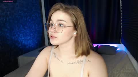 Snapshot of sophiemure chatting on April 27, 2026, 8:29 pm Sophie online show from April 27, 2026, 8:29 pm