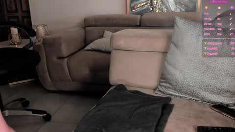 Sophie  Palmer online show from January 28, 2025, 6:07 pm