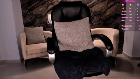 Sophie  Palmer online show from February 20, 2025, 2:57 pm