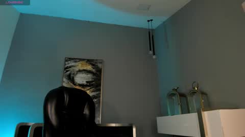 Sophie  Palmer online show from September 9, 2025, 10:26 am