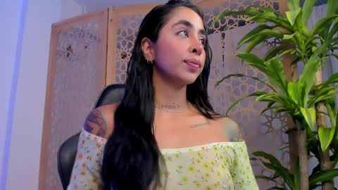 sophierooy online show from February 5, 2025, 12:49 pm