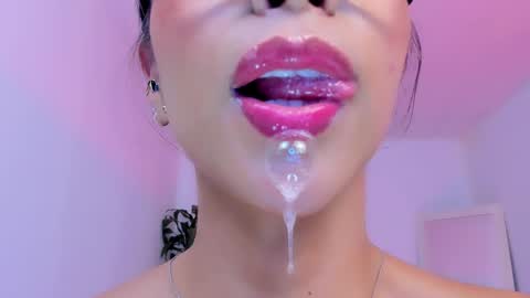 sophierooy online show from April 22, 2026, 8:10 pm