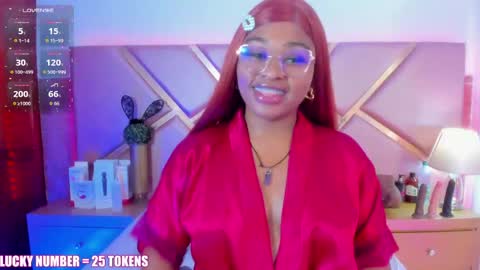 Sophie online show from April 13, 2026, 12:43 pm