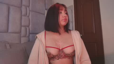 Snapshot of sophievv chatting on September 9, 2025, 12:48 pm Sophie online show from September 9, 2025, 12:48 pm