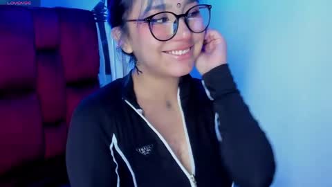   Sophie  online show from April 21, 2026, 8:01 pm