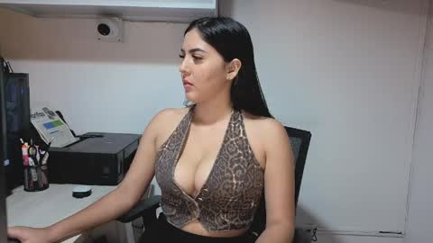 Sophiee online show from April 15, 2026, 12:06 am