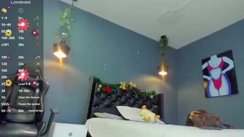 Sophie Taylor online show from December 2, 2025, 11:15 am