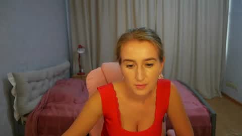 Snapshot of sophilorens chatting on July 9, 2026, 3:38 pm Sophi online show from July 9, 2026, 3:38 pm