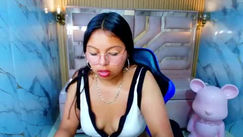 Sophy  online show from June 4, 2026, 7:42 pm