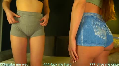 Sophydiva online show from April 14, 2026, 5:24 am