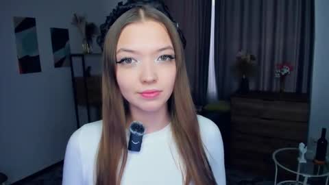 Emilia  You can call me Emmy online show from November 26, 2025, 10:16 am