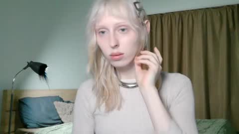 sora999999999 online show from April 20, 2026, 8:43 pm