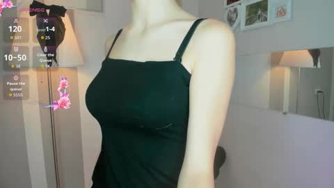 Snapshot of soralov66 chatting on November 16, 2025, 8:31 am Diana online show from November 16, 2025, 8:31 am