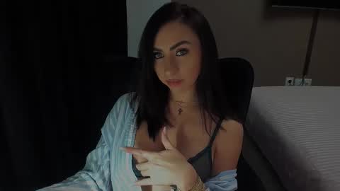 Soraya online show from November 22, 2025, 12:42 am