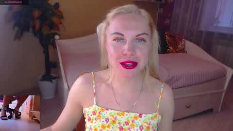 Lisa online show from October 14, 2025, 3:51 am