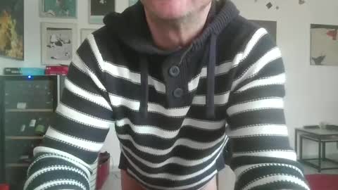 soumisanal2013 online show from February 1, 2025, 8:18 am