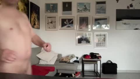 soumisanal2013 online show from April 2, 2026, 6:44 am