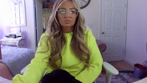 Your Barbii online show from February 18, 2025, 9:53 pm