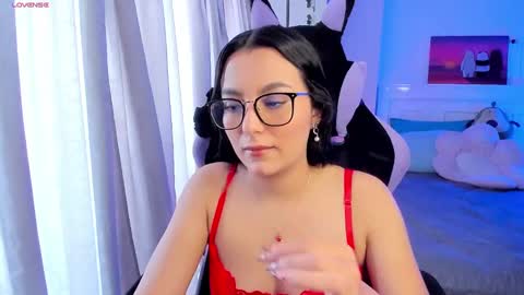 Lili online show from January 17, 2025, 6:44 pm